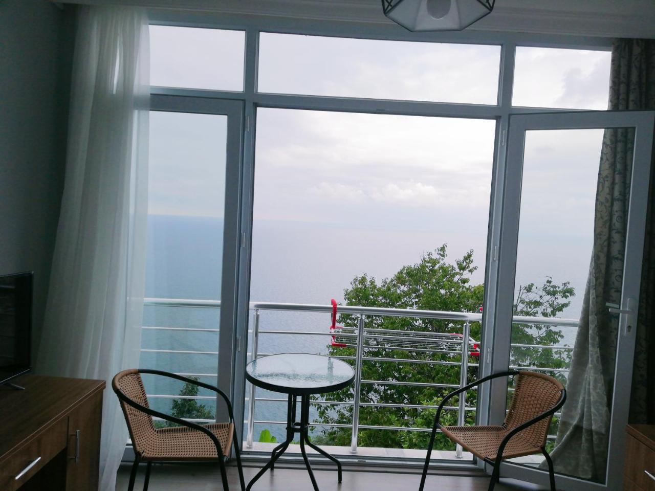 Albatross Kvariati Guest House Kültér fotó