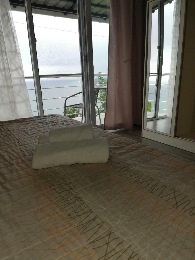 Albatross Kvariati Guest House Kültér fotó